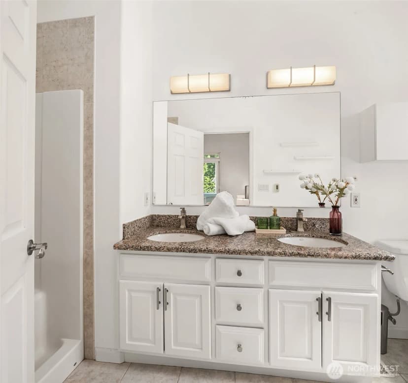 Property photo for 15201 Simonds Road Ne, Kenmore photo 17