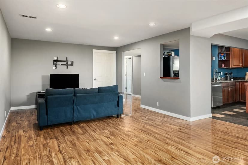 Property photo for 15201 Simonds Road Ne, Kenmore photo 24