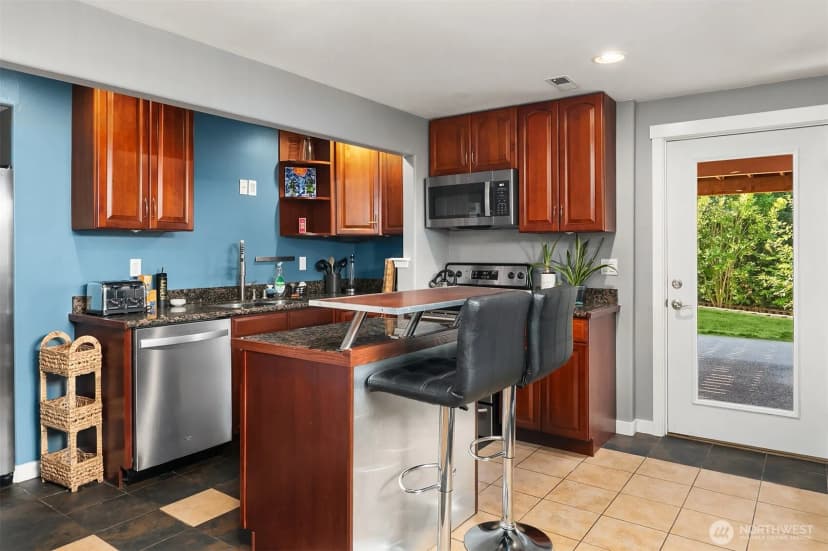 Property photo for 15201 Simonds Road Ne, Kenmore photo 25
