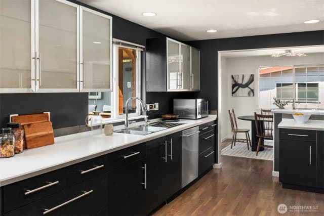 Property photo for 15201 Simonds Road Ne, Kenmore photo 5