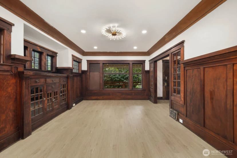 Property photo for 2109 Aurora Avenue N, Seattle photo 9