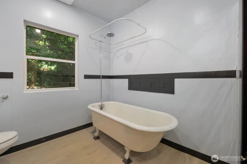 Property photo for 2109 Aurora Avenue N, Seattle photo 19