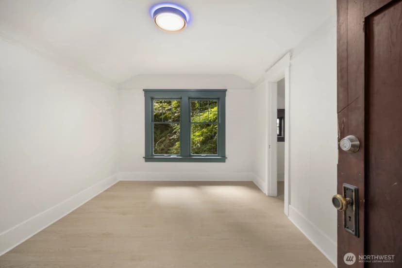 Property photo for 2109 Aurora Avenue N, Seattle photo 20