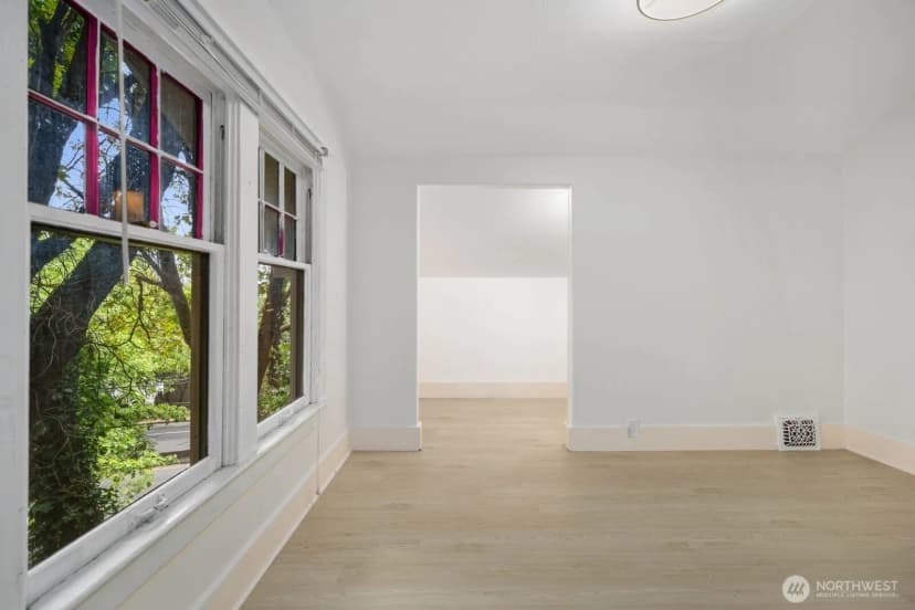 Property photo for 2109 Aurora Avenue N, Seattle photo 26
