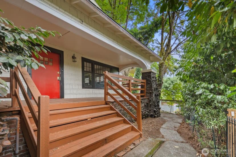 Property photo for 2109 Aurora Avenue N, Seattle
