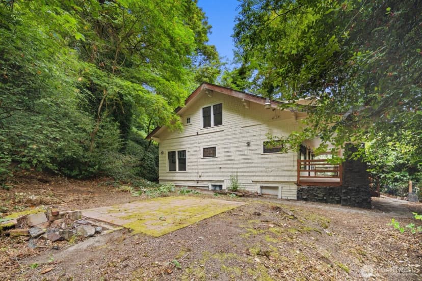 Property photo for 2109 Aurora Avenue N, Seattle photo 34