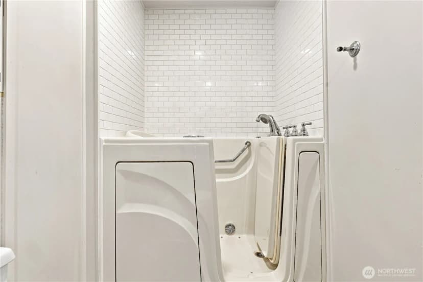 Property photo for 18425 Ne 95th Street #179, Redmond photo 10