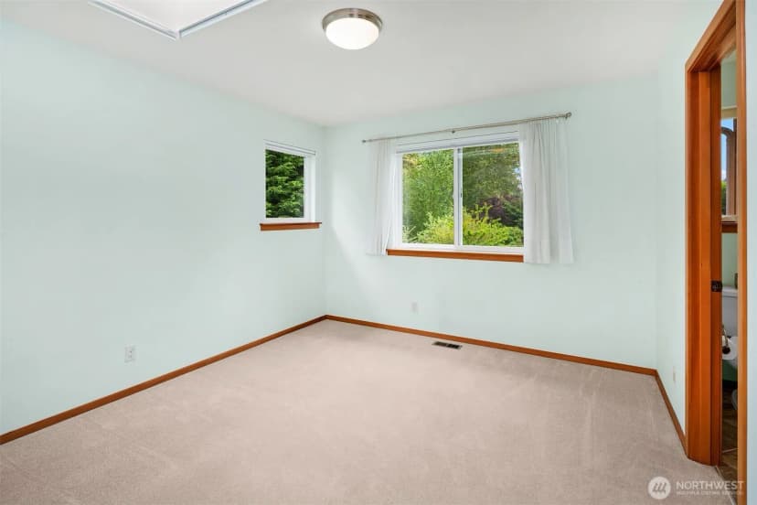 Property photo for 14730 75th Avenue Ne, Kenmore photo 30