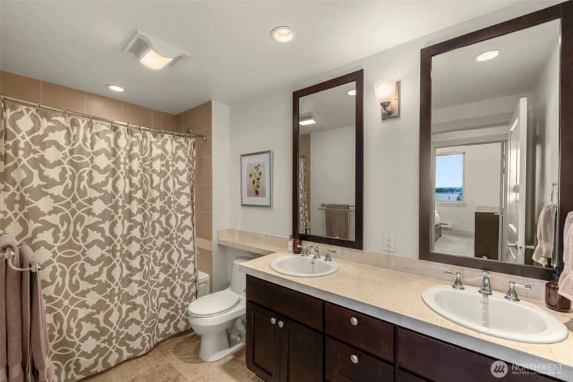 Property photo for 6801 Greenwood Avenue N #304, Seattle photo 16