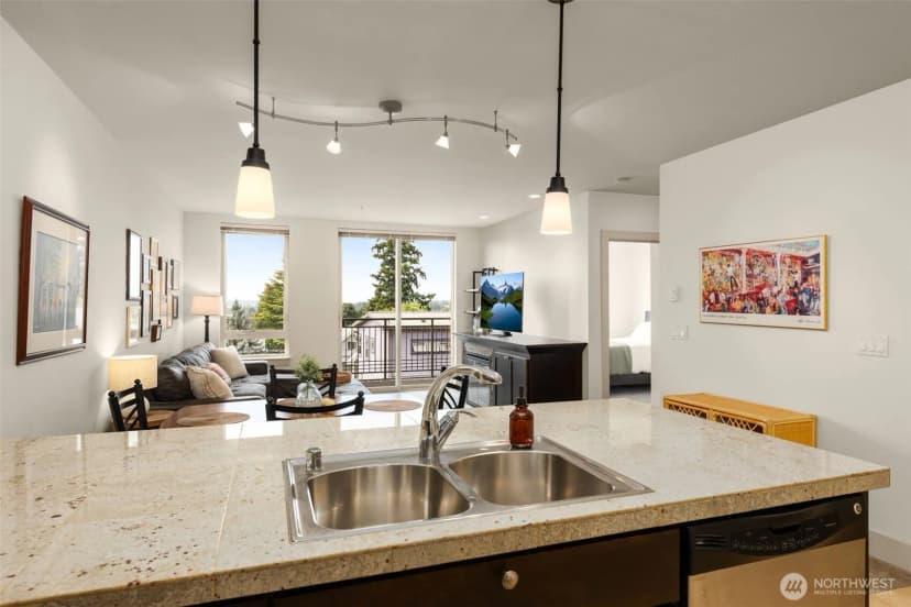 Property photo for 6801 Greenwood Avenue N #304, Seattle photo 7