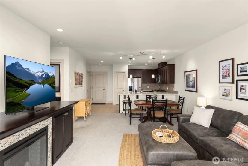 Property photo for 6801 Greenwood Avenue N #304, Seattle photo 8