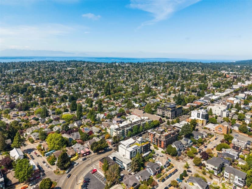 Property photo for 6801 Greenwood Avenue N #304, Seattle photo 24