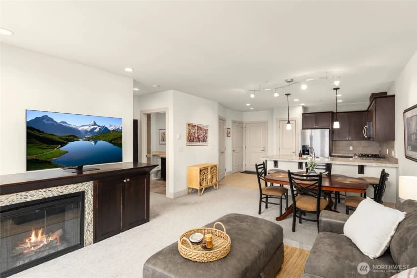 Property photo for 6801 Greenwood Avenue N #304, Seattle photo 9
