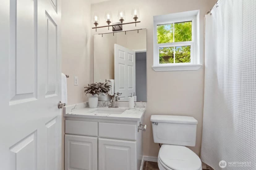 Property photo for 9836 Ne 130th Place, Kirkland photo 23