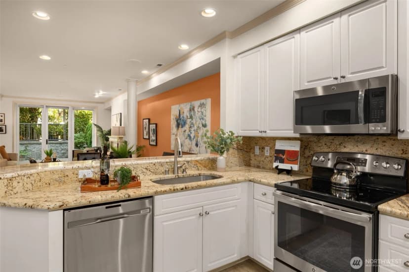 Property photo for 615 6th Street #107, Kirkland photo 8
