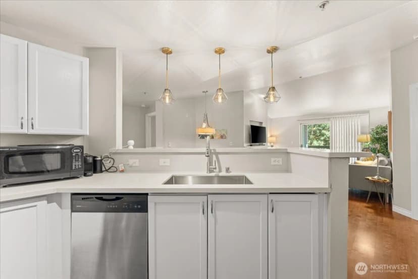 Property photo for 7711 Ne 175th Street #a305, Kenmore photo 10
