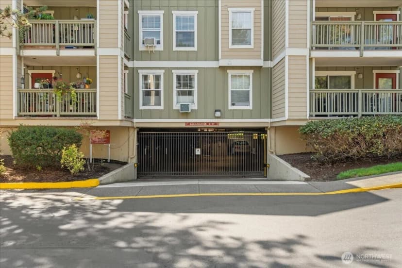 Property photo for 7711 Ne 175th Street #a305, Kenmore photo 22