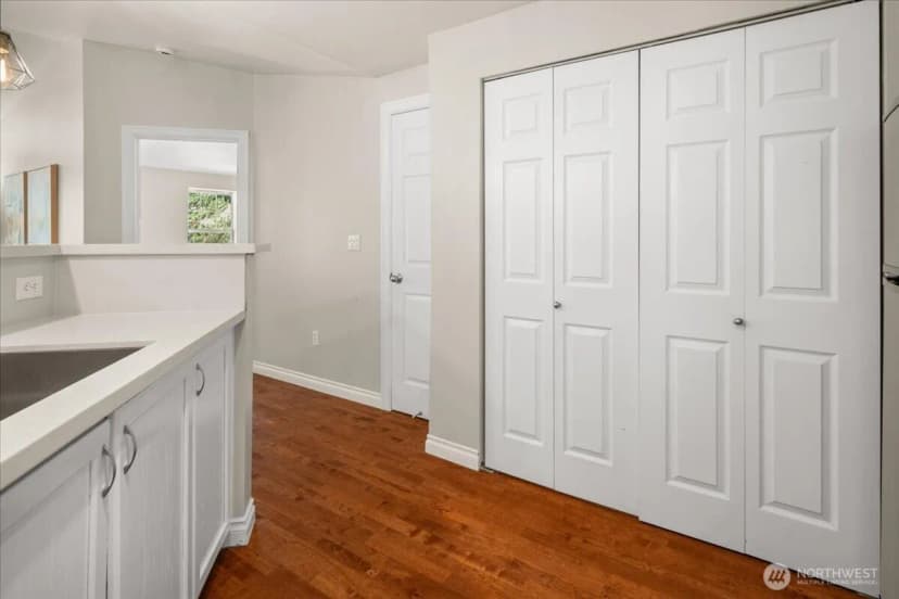 Property photo for 7711 Ne 175th Street #a305, Kenmore photo 8