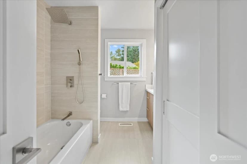 Property photo for 14737 112th Avenue Ne, Kirkland photo 26