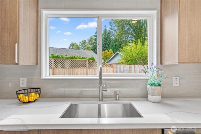 Property photo for 14737 112th Avenue Ne, Kirkland photo 11