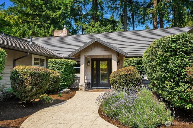 Property photo for 8534 Se 79th Place, Mercer Island, WA 98040