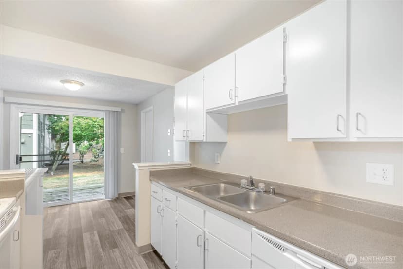 Property photo for 177 S 340th Street, Federal Way photo 6