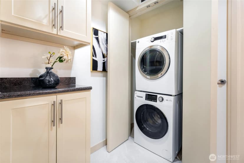 Property photo for 10650 Ne 9th Place #723, Bellevue photo 19