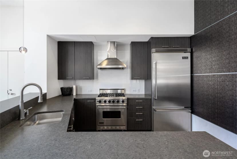 Property photo for 10650 Ne 9th Place #723, Bellevue photo 25