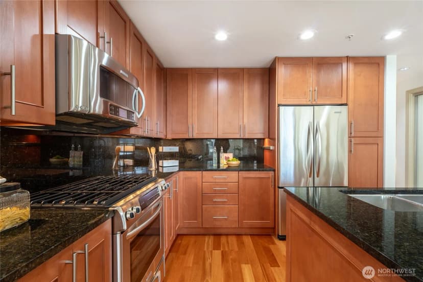 Property photo for 10650 Ne 9th Place #723, Bellevue photo 10
