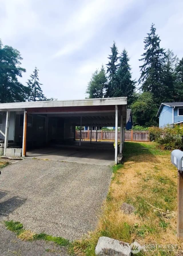 Property photo for 108 Ne 157th Street, Shoreline photo 2