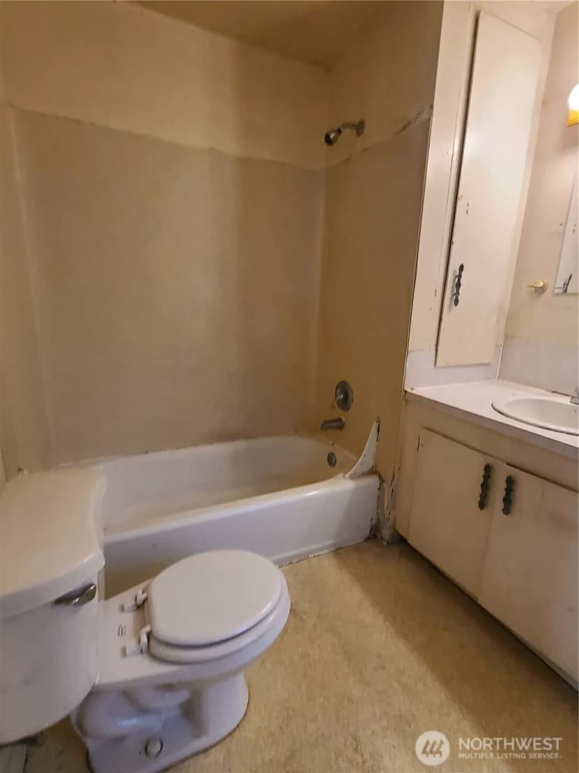 Property photo for 108 Ne 157th Street, Shoreline photo 8