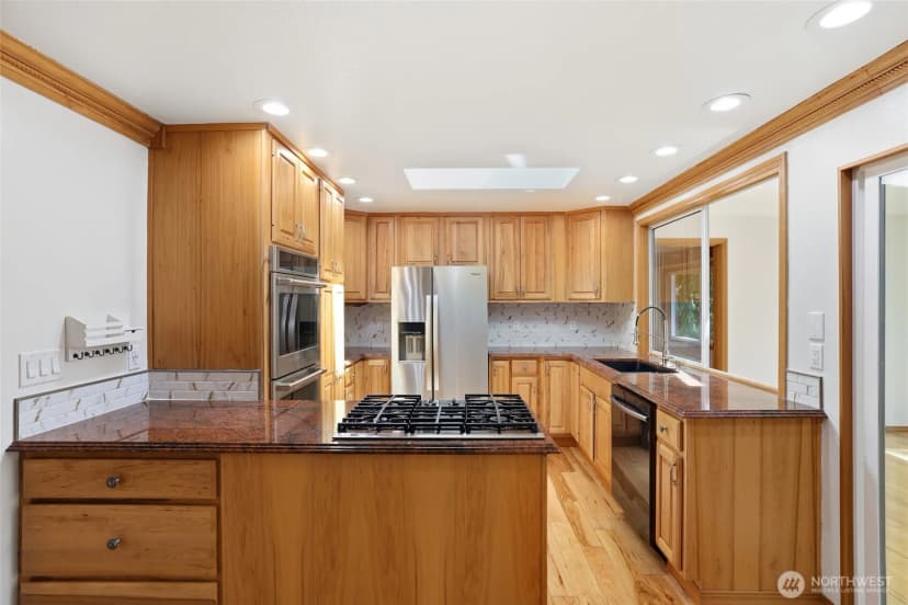 Property photo for 4820 W Tapps Drive E, Lake Tapps photo 9