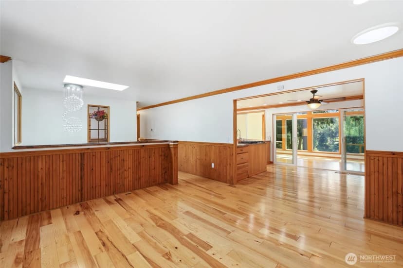 Property photo for 4820 W Tapps Drive E, Lake Tapps photo 6