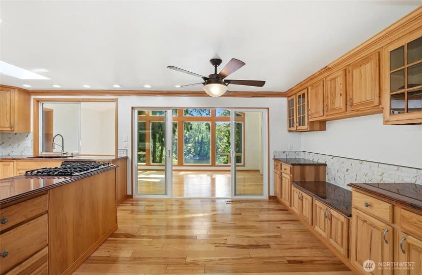 Property photo for 4820 W Tapps Drive E, Lake Tapps photo 8