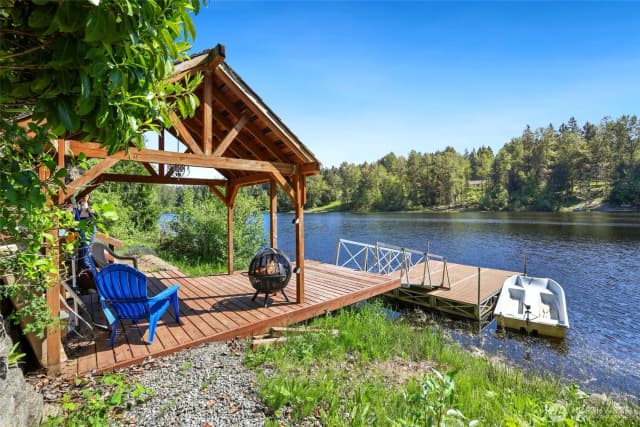 Property photo for 4820 W Tapps Drive E, Lake Tapps photo 2