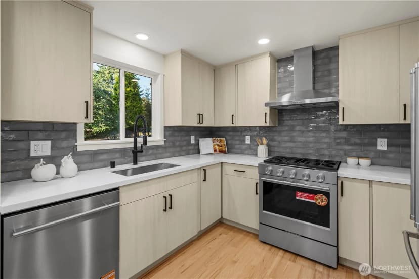 Property photo for 12116 Se 71st Street, Newcastle photo 13