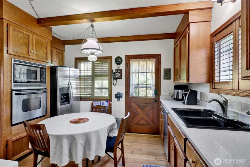 Property photo for 2900 Cornwall Avenue, Bellingham photo 13