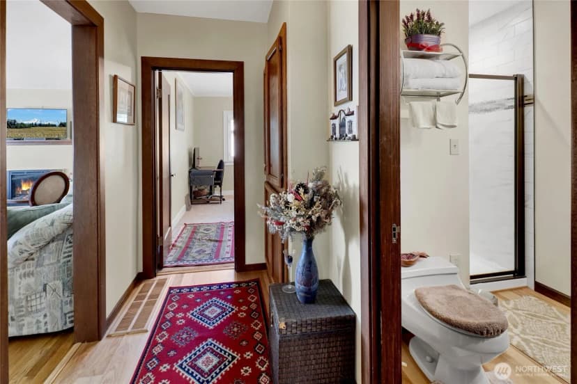 Property photo for 2900 Cornwall Avenue, Bellingham photo 11