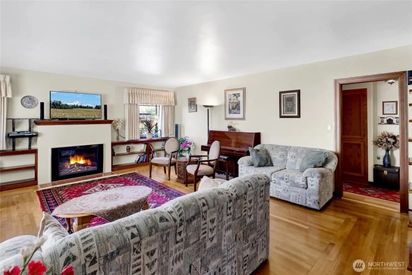Property photo for 2900 Cornwall Avenue, Bellingham photo 4