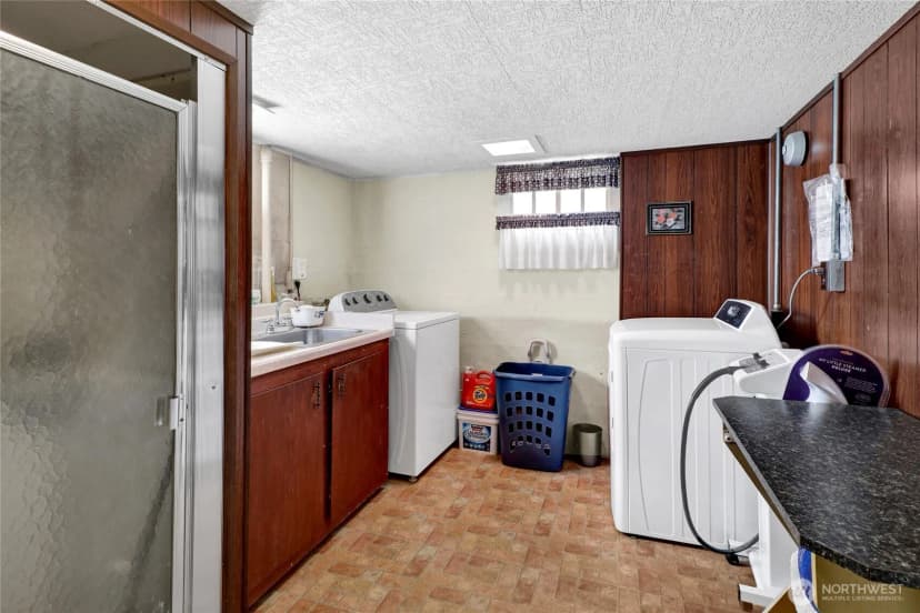 Property photo for 2900 Cornwall Avenue, Bellingham photo 24