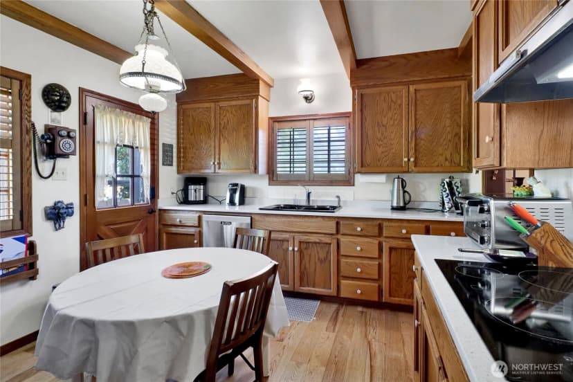 Property photo for 2900 Cornwall Avenue, Bellingham photo 14