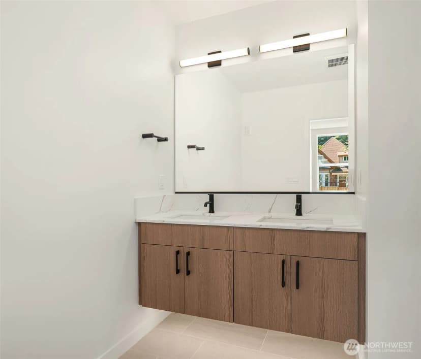 Property photo for 721 15th Avenue #b, Seattle photo 11