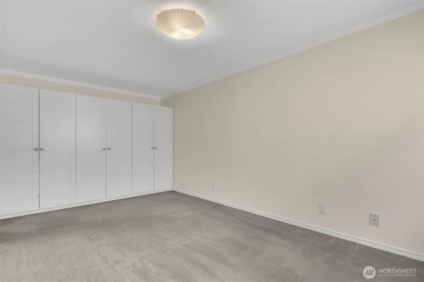 Property photo for 2501 Canterbury Lane E #320, Seattle photo 22