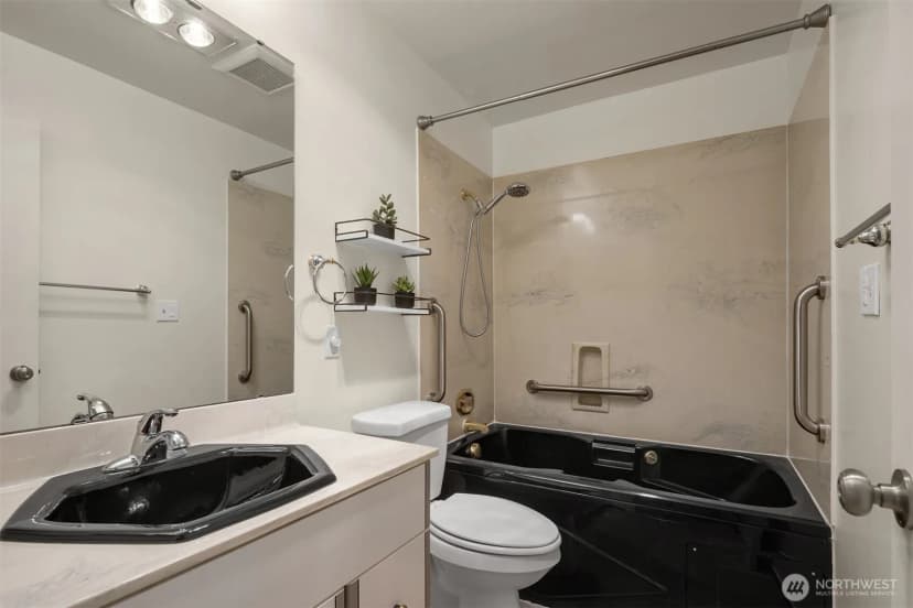 Property photo for 2501 Canterbury Lane E #320, Seattle photo 23