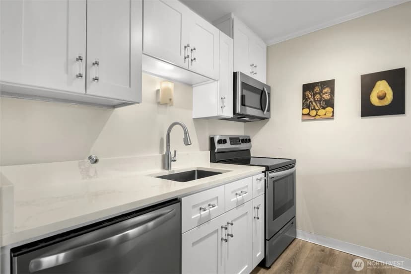 Property photo for 2501 Canterbury Lane E #320, Seattle photo 15