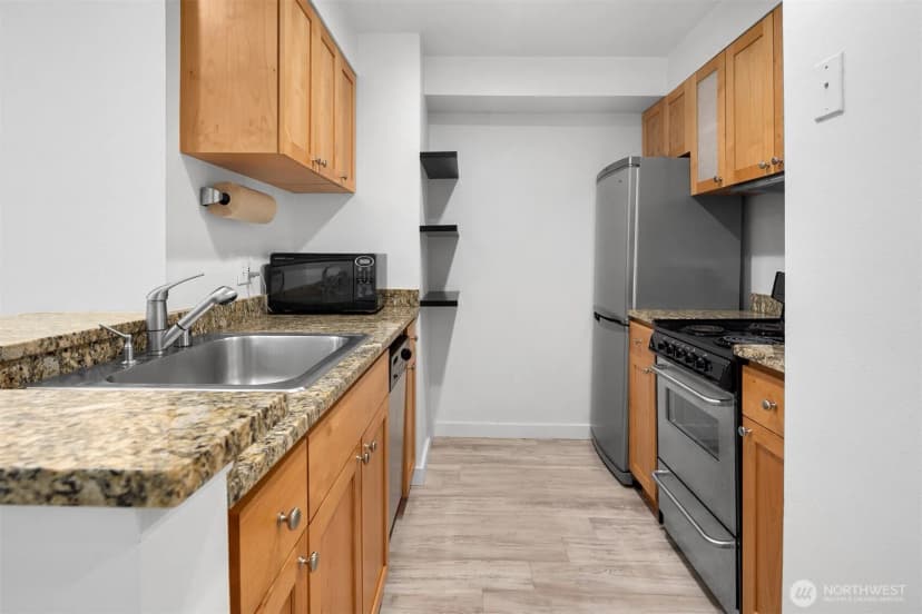 Property photo for 7600 Greenwood Avenue N #209, Seattle photo 12