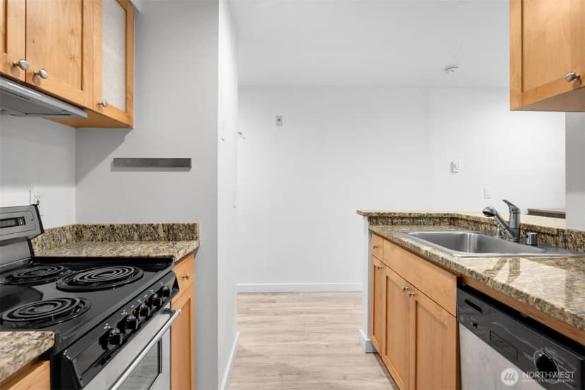 Property photo for 7600 Greenwood Avenue N #209, Seattle photo 15