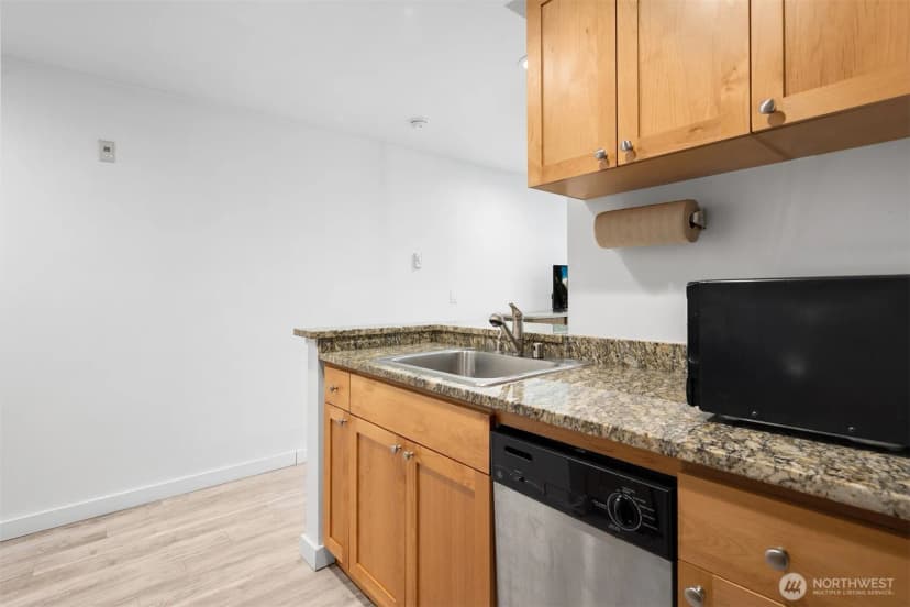 Property photo for 7600 Greenwood Avenue N #209, Seattle photo 14