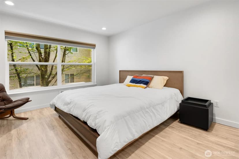 Property photo for 7600 Greenwood Avenue N #209, Seattle photo 5