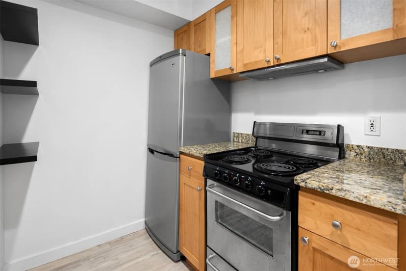 Property photo for 7600 Greenwood Avenue N #209, Seattle photo 11